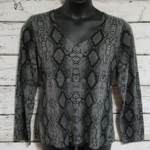 Snake print v-neck sweater XXL